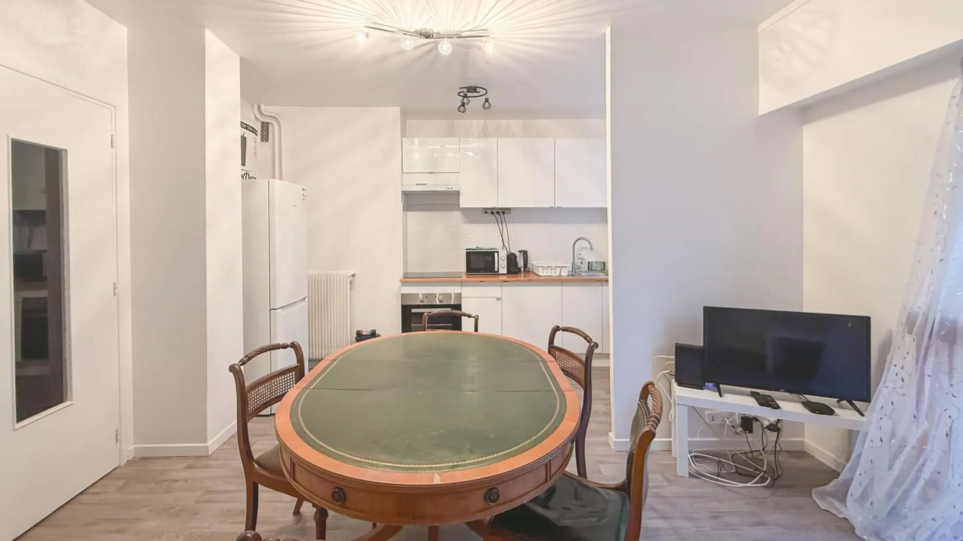 Flexliving - T2 - Philippe Auguste Apartment Paris France